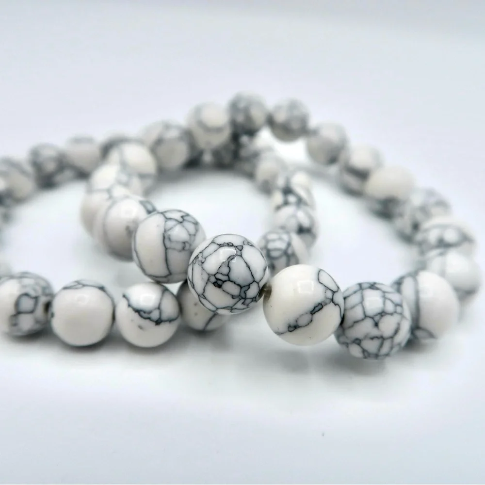 Natural Howlite Bracelet - Picture 7 of 10